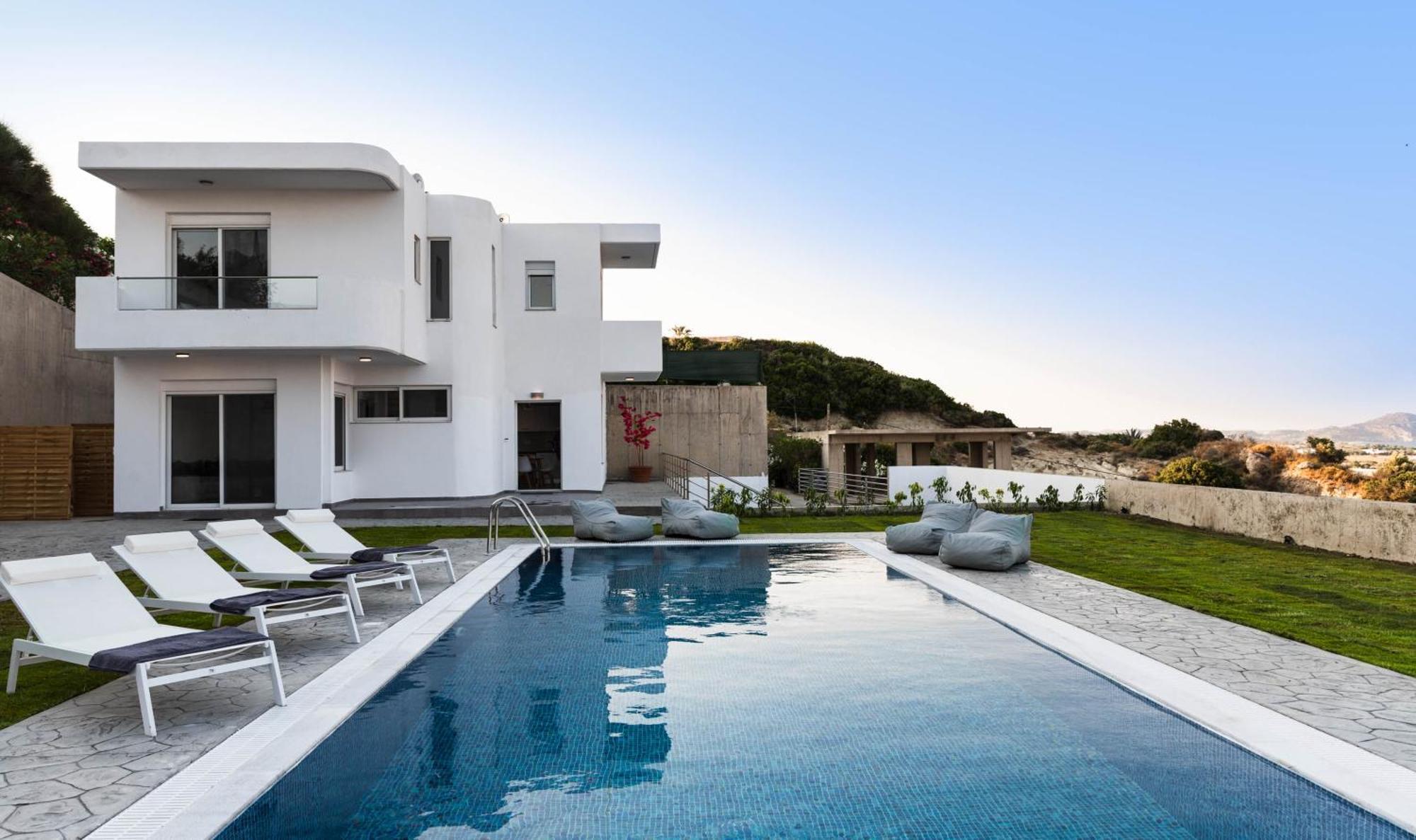 Hill & Sea View